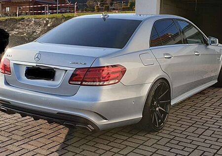 Mercedes-Benz E 63 AMG E-Klasse 4Matic Speedshift MCT