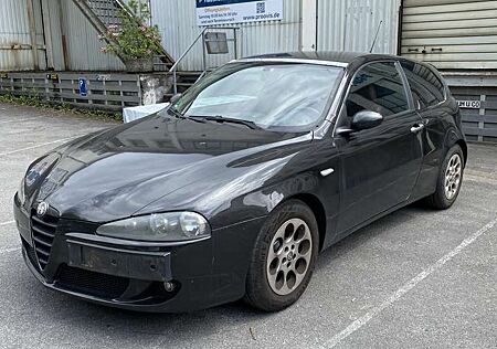 Alfa Romeo 147 1.9 JTD 16V 150ps - TÜV Bis 07/27 -