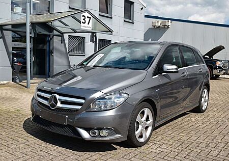 Mercedes-Benz B 180 B -Klasse Sport AHK/Pano/Navi/Tempom