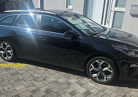 Kia XCeed Ceed SW / cee'd SW Ceed SW Diesel 1.6 CRDi DCT Platinum Edition