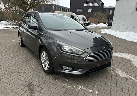 Ford Focus Titanium / Automatik/Euro6/ TÜV Neu