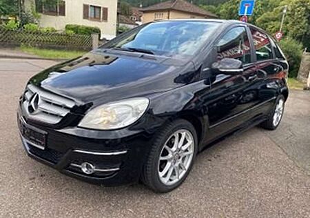 Mercedes-Benz B 180 *Pano*PDC*SHZ*Klima*Sport