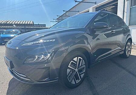 Hyundai Kona 64 kWh TREND / Navigationspaket / SD