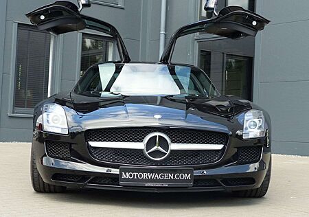 Mercedes-Benz SLS Flügeltürer