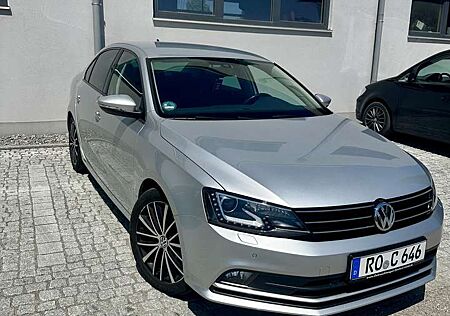 Volkswagen Jetta 2.0 TDI DSG