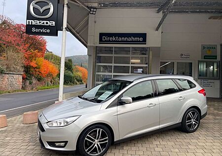 Ford Focus Turnier Business Diesel NAVI Anhängerkupp.