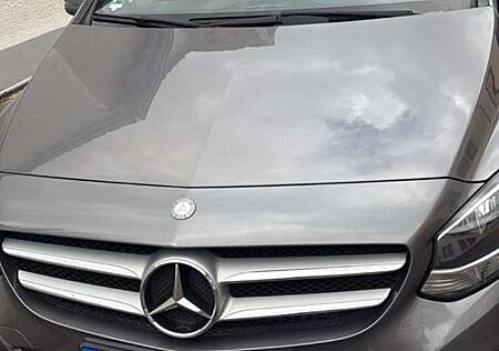 Mercedes-Benz B 180 d 7G-DCT SCORE!