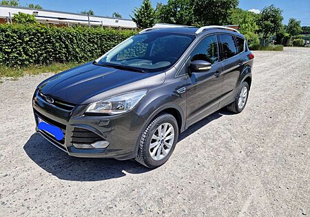 Ford Kuga 1.5 EcoBoost 2x4 Titanium