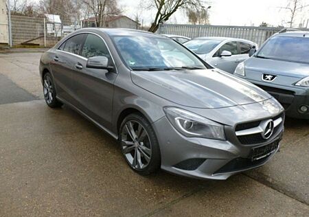 Mercedes-Benz CLA 200 Urban Bi-Xenon Navi