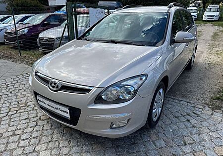 Hyundai i30 cw 1-Hand Scheckheft AHK Klimaautomatik USB