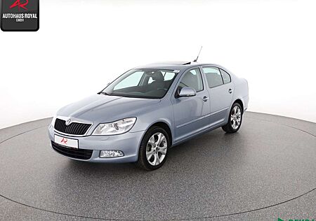 Skoda Octavia 1.8 TSI SCHIEBEDACH,1.HAND,BI-XENON,NAVI