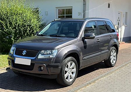 Suzuki Grand Vitara 2.4 Automatik 4x4 Comfort Xenon Leder Schieb