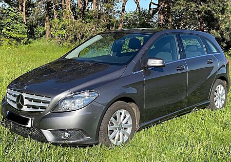 Mercedes-Benz B 180 (BlueEFFICIENCY)