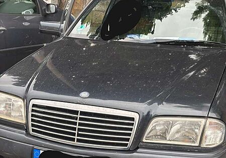 Mercedes-Benz C 230