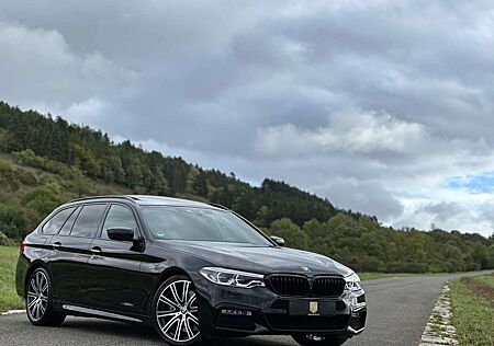 BMW 540 i xDrive M Sport/AHK/PANO/Head-Up/Shadow/LED