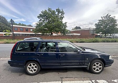 Volvo V70 2.5 Kombi Klima 4Seas. Scheck. TÜV NEU