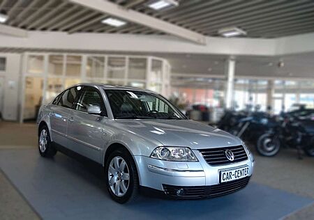 VW Passat Volkswagen Lim. Highline / SHZ / TEMPOMAT / AUTOM.