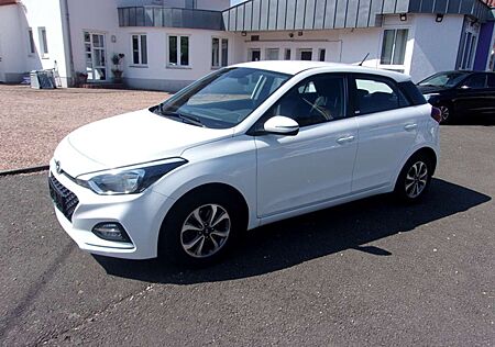 Hyundai i20 Yes Klima ALU SHZ PDC