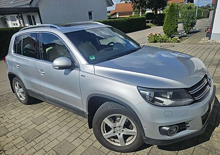 VW Tiguan Volkswagen Life 4Motion