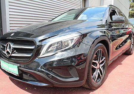 Mercedes-Benz GLA 250 AUTOMATIK NAVI AHK NIGHT PANORAMA