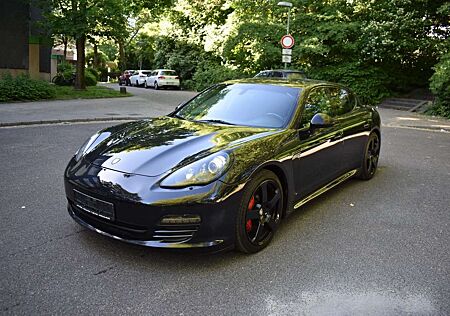 Porsche Panamera 4 S