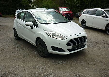 Ford Fiesta Titanium* Kamera* AHK* Klima*