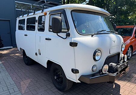 UAZ Buchanka 2,7 Allrad 4x4 OFFROAD Euro6 Deutsche Zul Seiwinde