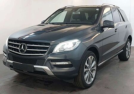 Mercedes-Benz ML 350 CDI SPORT /PANORAMA / KAMERA / AHK /EURO6
