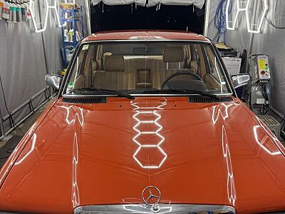 Mercedes-Benz E 230 W123