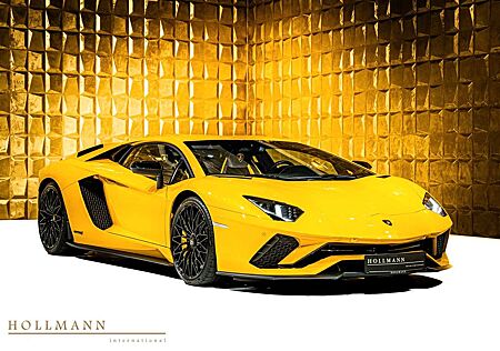 Lamborghini Aventador S + Alcantara+ Heated Seats+Camera