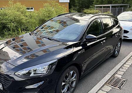 Ford Focus Turnier 1.0 EcoBoost Start-Stopp-System ST-LINE