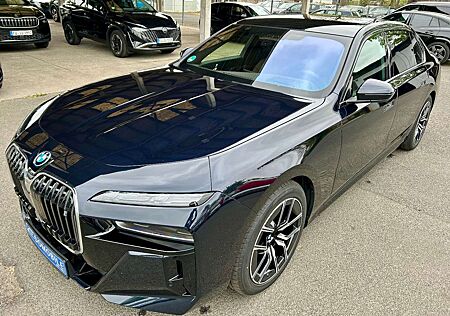 BMW i7 xDrive60 *SKY*M-SPORTPAKET*NEUWERTIG*