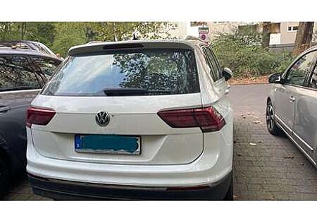 VW Tiguan Volkswagen 2.0 TDI SCR (BlueMotion Technology) DSG Highline