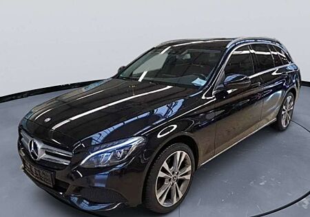 Mercedes-Benz C 220 Avantgarde/PANO/AHK/MwSt./LED