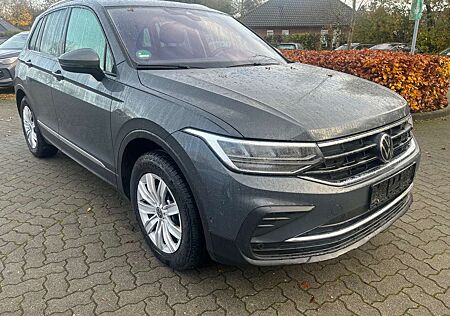 VW Tiguan Volkswagen DSG Active/Panorama+Head-Up+Kamera