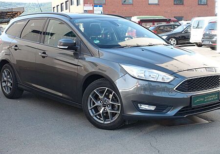 Ford Focus Turnier Business//TÜV+SER. NEU//LED//NAVI/