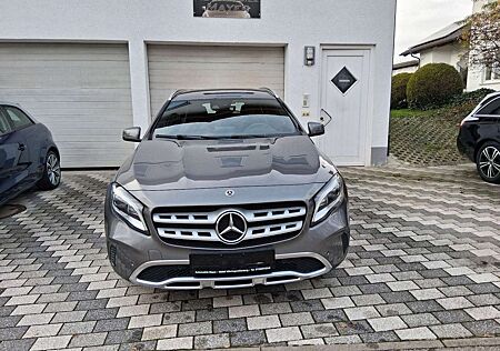 Mercedes-Benz GLA 180 URBAN Progressive-Paket Top gepflegt