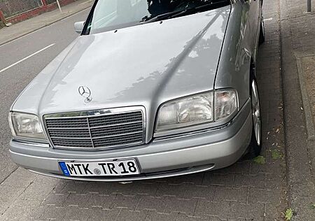 Mercedes-Benz C 200 Elegance