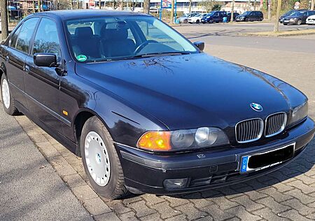 BMW 528i 528