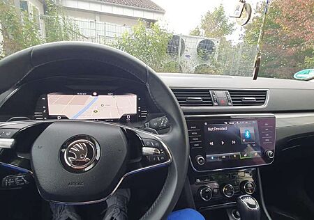 Skoda Superb Combi 2.0 TDI DSG Style Premium