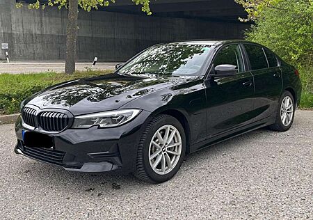 BMW 330e 330 xDrive Aut. Advantage
