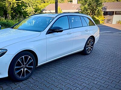 Mercedes-Benz E 200 E-Klasse T-Modell 4Matic T 9G-TRONIC Avantgarde