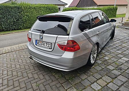 BMW 325i 325 Touring Aut.