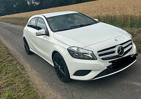 Mercedes-Benz A 180 A-Klasse (BlueEFFICIENCY)