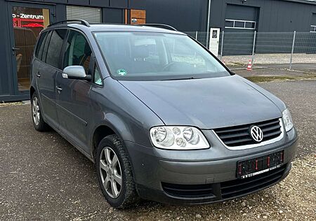 VW Touran Volkswagen Trendline 7SITZER KLIMAAUT. PDC TEMPOMAT