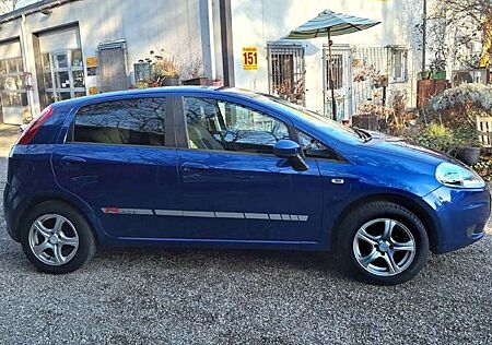 Fiat Grande Punto 1.2 8V Gasanlage TÜV 08/2026