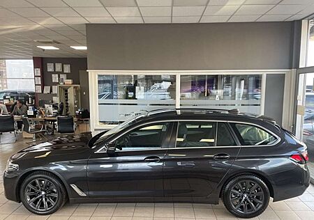 BMW 520 d Touring Aut Leder Navi Pano HUD DIGI Tacho