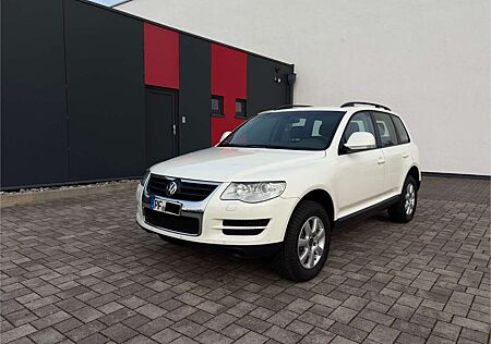 VW Touareg Volkswagen 3.0 TDI ACC Luft AHK Xenon Leder Scheckheft 3-Hand