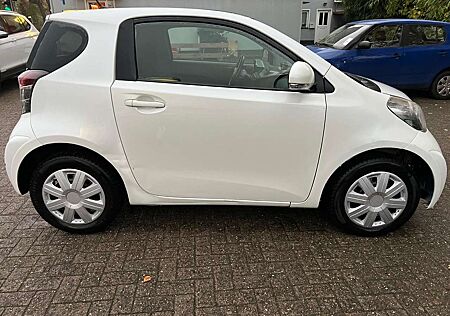 Toyota iQ Basis