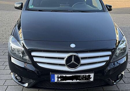 Mercedes-Benz B 180 CDI () 7G-DCT